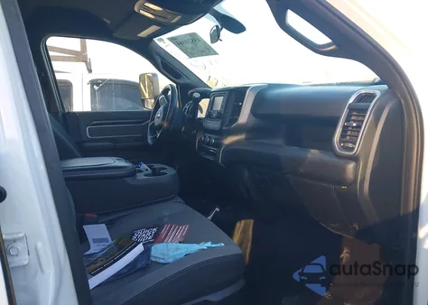 2021 Ram 2500 Big Horn 4X4 6'4 Box z USA, uszkodzony, nr VIN 3C6UR5DL1MG554827